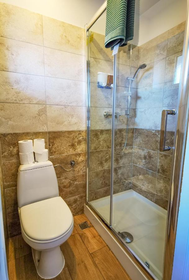 Apartament 2 camere - Casa Divertis Buzău Exterior foto